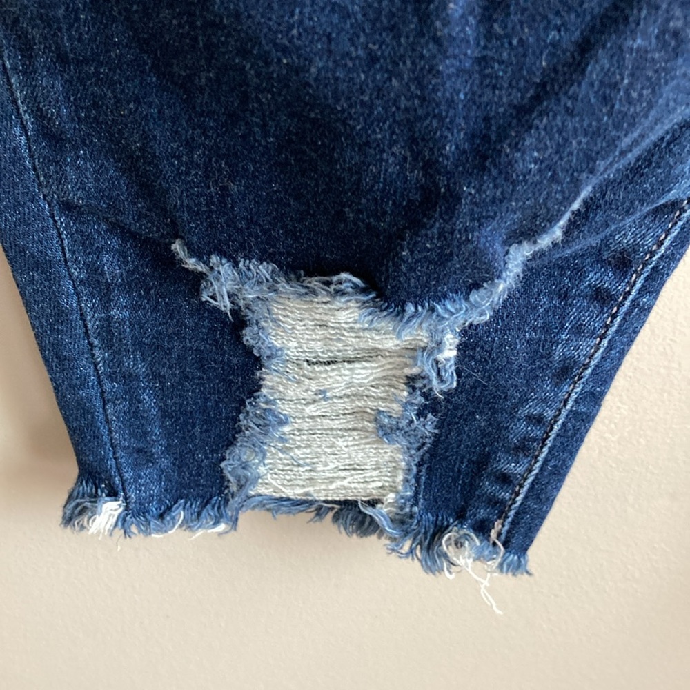Cello Jeans Distressed Stretch size 13 women’s. - Picture 7 of 10
